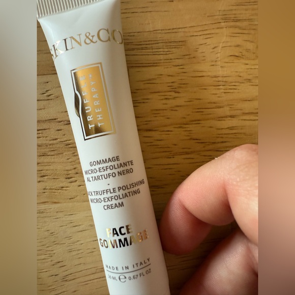 ❤️ 3/$25 SKIN&CO ROMA Truffle Therapy Micro-Exfoliating Face Gommage Mini - Picture 3 of 4